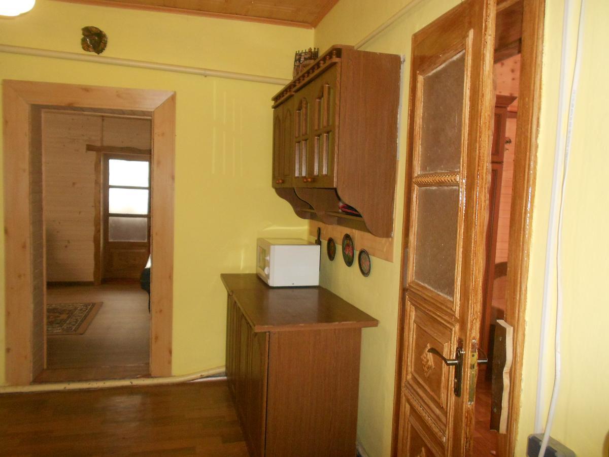 Sadyba Karpatskyi Vedmid Kosiv Exterior foto